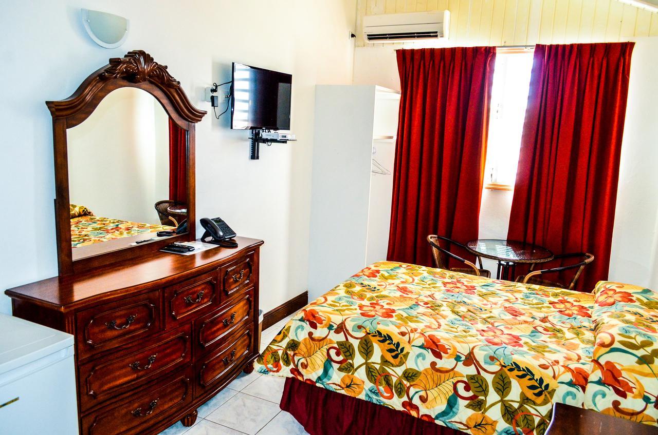 מריגוט Fantastic Hotel מראה חיצוני תמונה